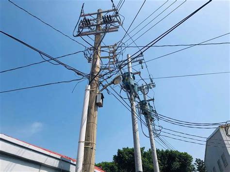 門口有電線桿|為何要避開門口有電線桿？